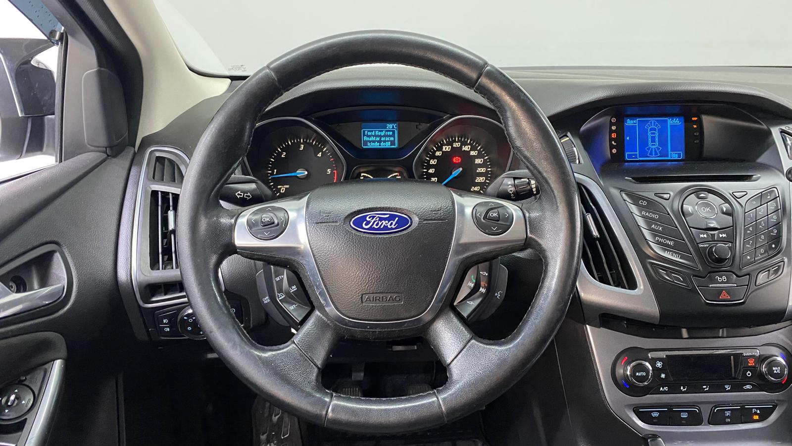 FORD FOCUS 9